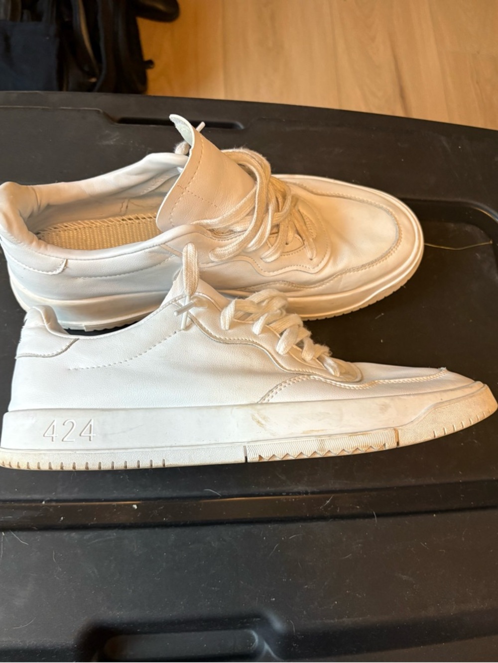 Men's Adidas White Low-Top Sneakers - Minimal Leather Design